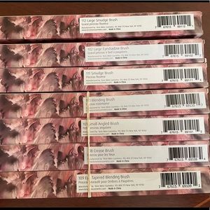 ¡NWT! Terre Mère Eye Shadow Brush Set - 7 Brushes